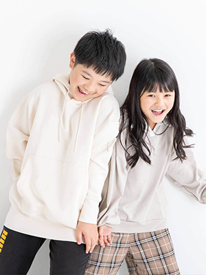 男の子と女の子の笑顔